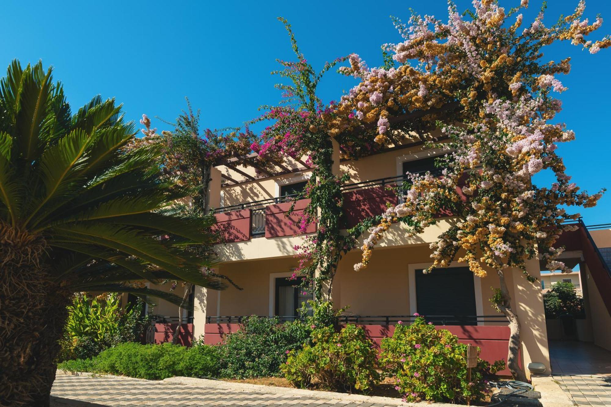 Kambos Village Agia Marina Екстериор снимка